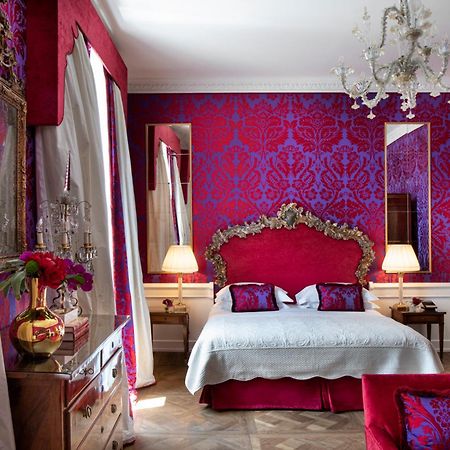 فندق هيلفيتيا آند بريستول فيرنزي - ستارهوتلز كوليزيوني فلورنس المظهر الخارجي الصورة A suite at the Hotel de Crillon