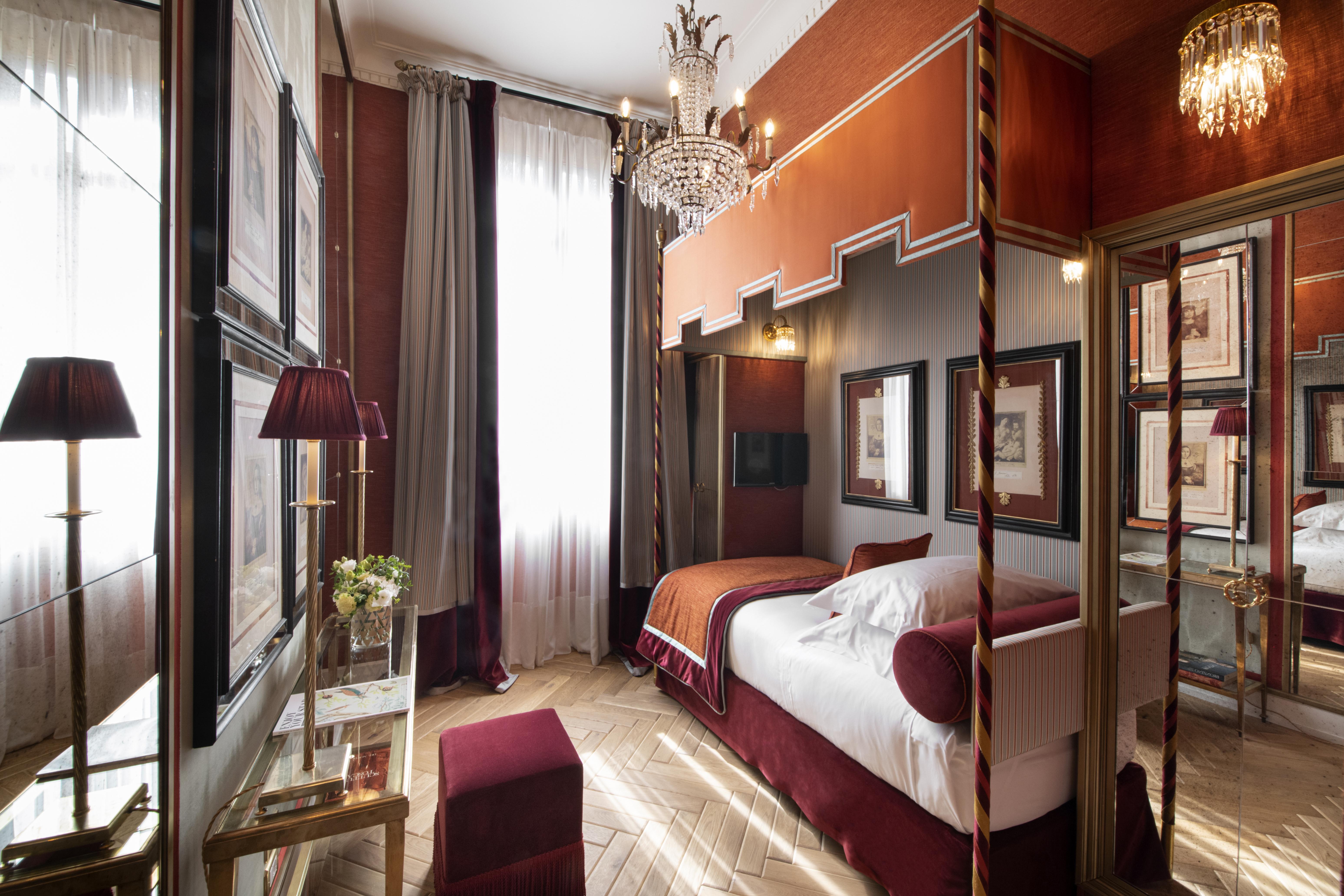 فندق هيلفيتيا آند بريستول فيرنزي - ستارهوتلز كوليزيوني فلورنس المظهر الخارجي الصورة A room at the Hotel de Crillon