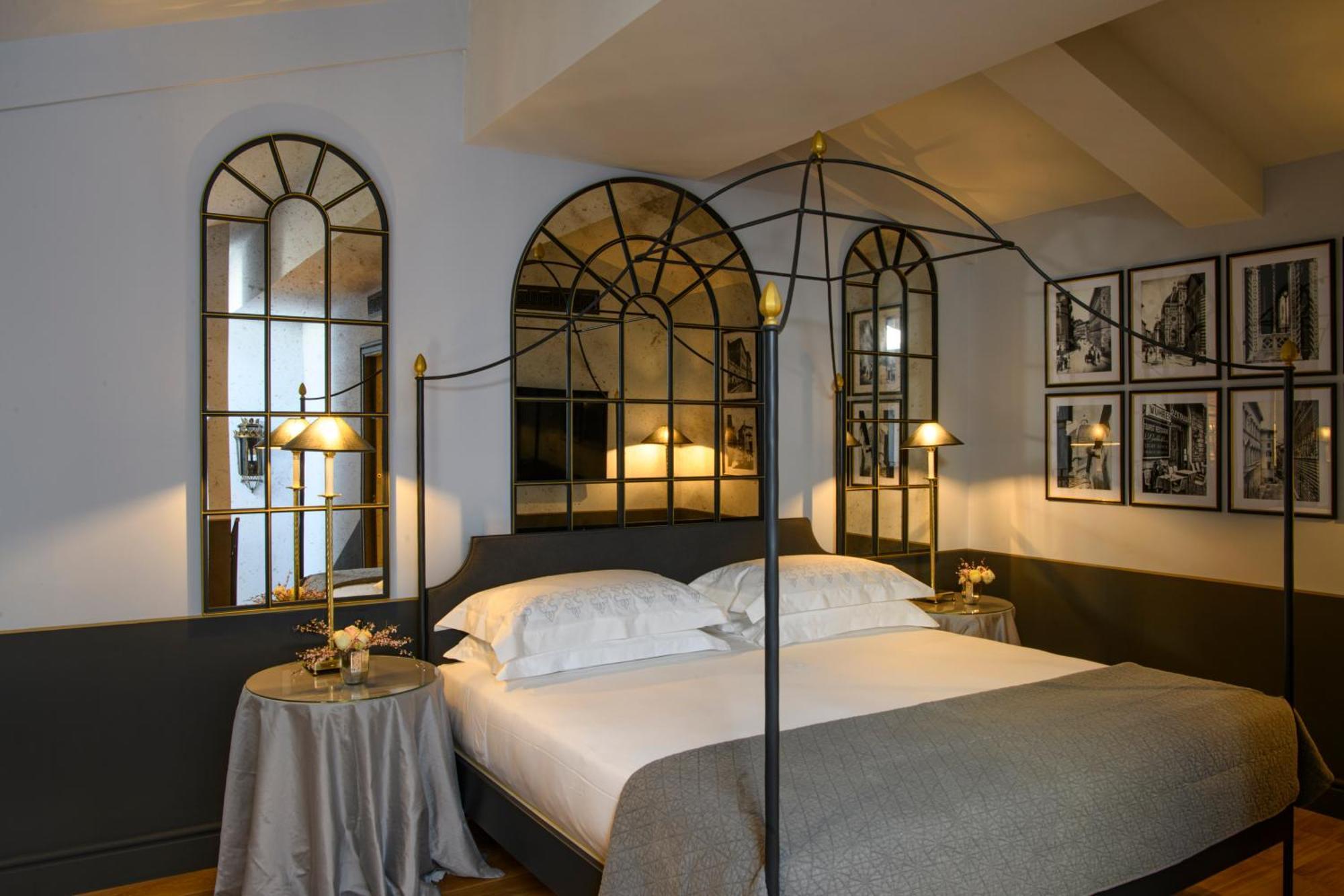 فندق هيلفيتيا آند بريستول فيرنزي - ستارهوتلز كوليزيوني فلورنس المظهر الخارجي الصورة A room at the Hotel de Crillon