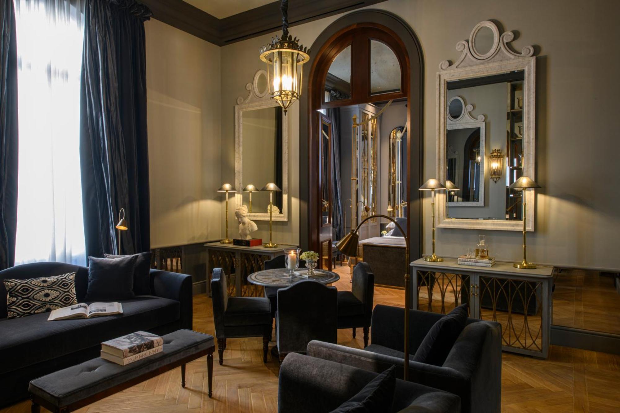 فندق هيلفيتيا آند بريستول فيرنزي - ستارهوتلز كوليزيوني فلورنس المظهر الخارجي الصورة A suite at the Hotel de Crillon