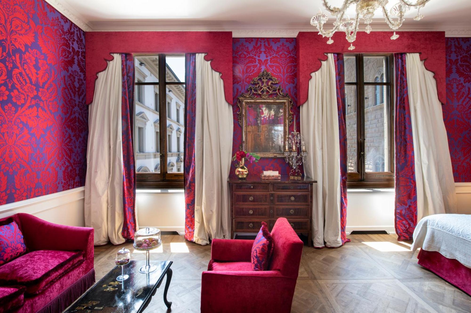 فندق هيلفيتيا آند بريستول فيرنزي - ستارهوتلز كوليزيوني فلورنس المظهر الخارجي الصورة A room at the Hotel de Crillon
