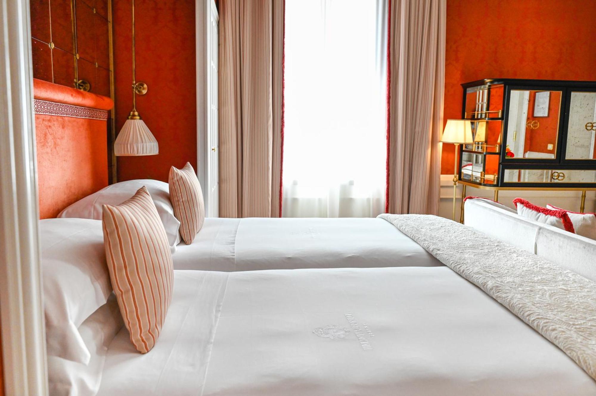فندق هيلفيتيا آند بريستول فيرنزي - ستارهوتلز كوليزيوني فلورنس المظهر الخارجي الصورة A bedroom at the hotel